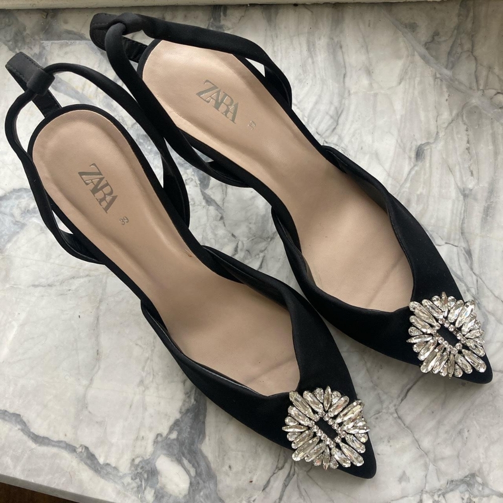 Zara Women's Black Courts